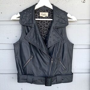 NWOT FOREVER21 BOUTIQUE GUN METAL BLACK MOTO STUDDED VEST FAUX/VEGAN LEATHER